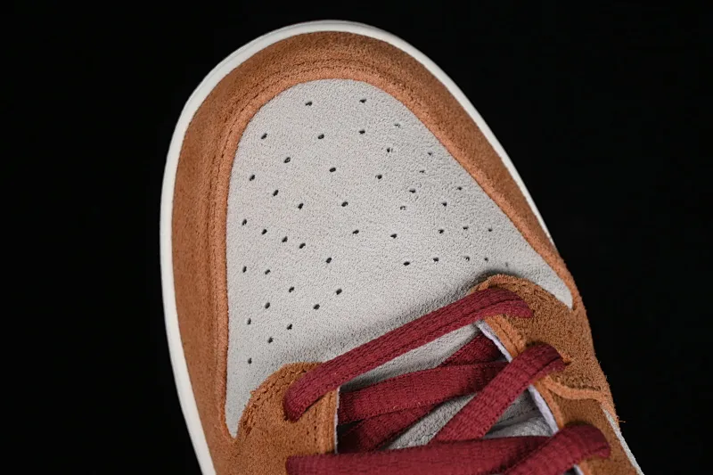 All Categories Nk SB Dunk Series Nk SB Dunk Low Low-top sneakers Foreign trade version Nk SB Dunk Low Pro Brown and red color SB low-top casual sneakers BQ6817-202